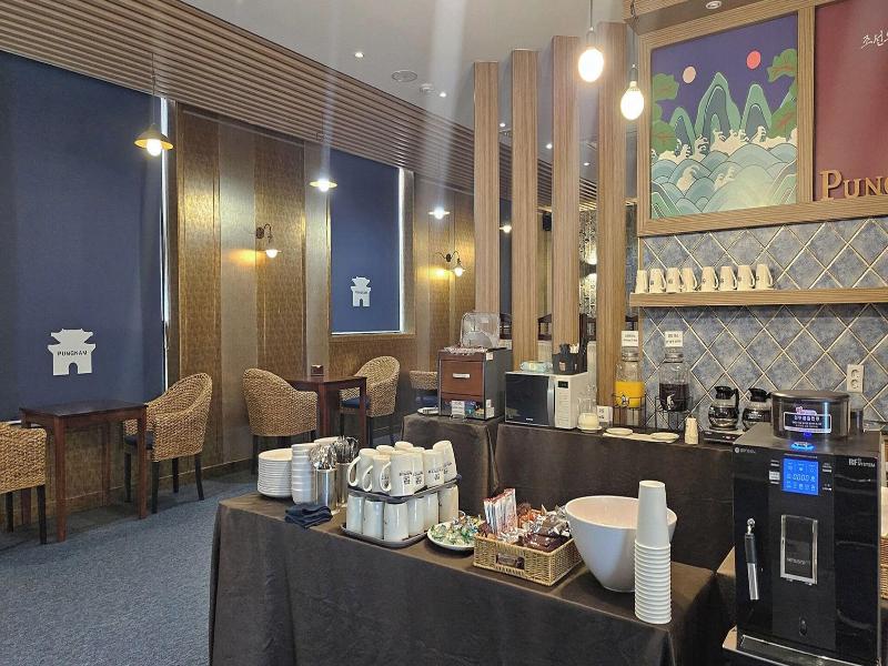 Pungnam Tourist Hotel image