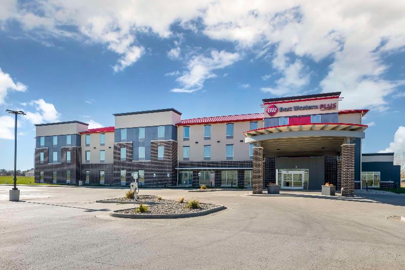 Best Western Plus Lakeview Hotel image