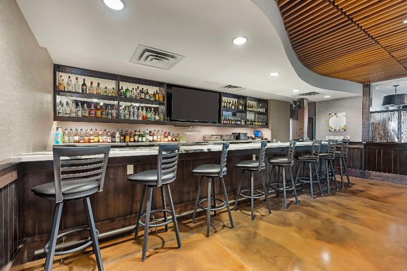 Best Western Plus Lakeview Hotel image