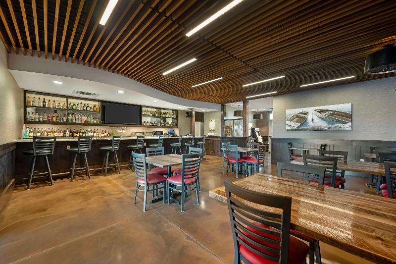 Best Western Plus Lakeview Hotel image