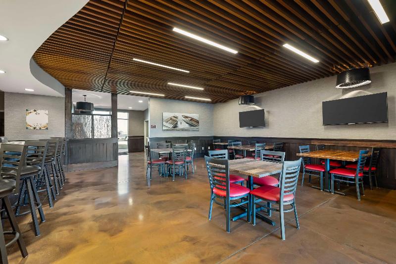 Best Western Plus Lakeview Hotel image