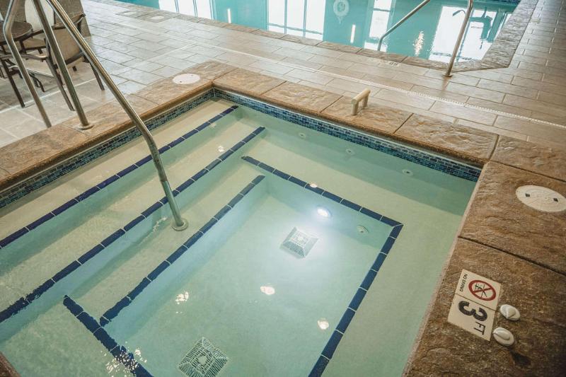 Best Western Plus Lakeview Hotel image