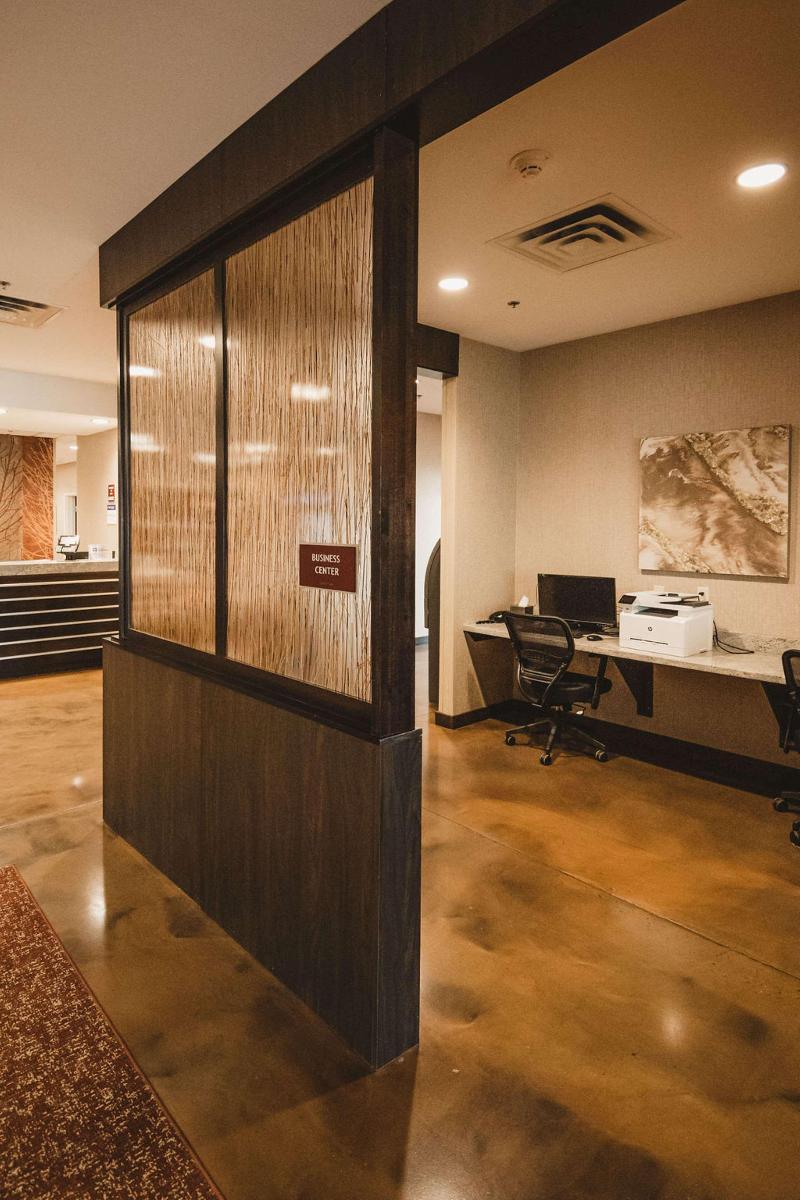 Best Western Plus Lakeview Hotel image
