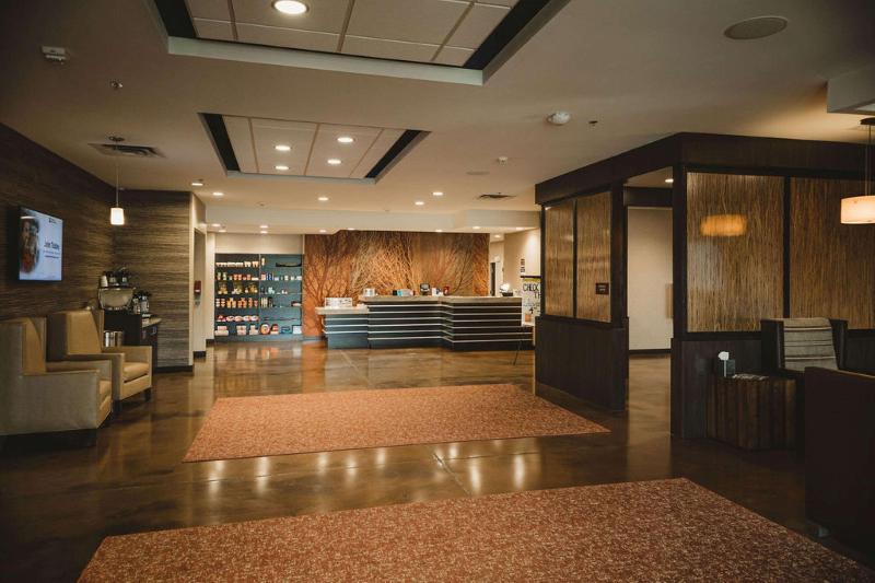 Best Western Plus Lakeview Hotel image