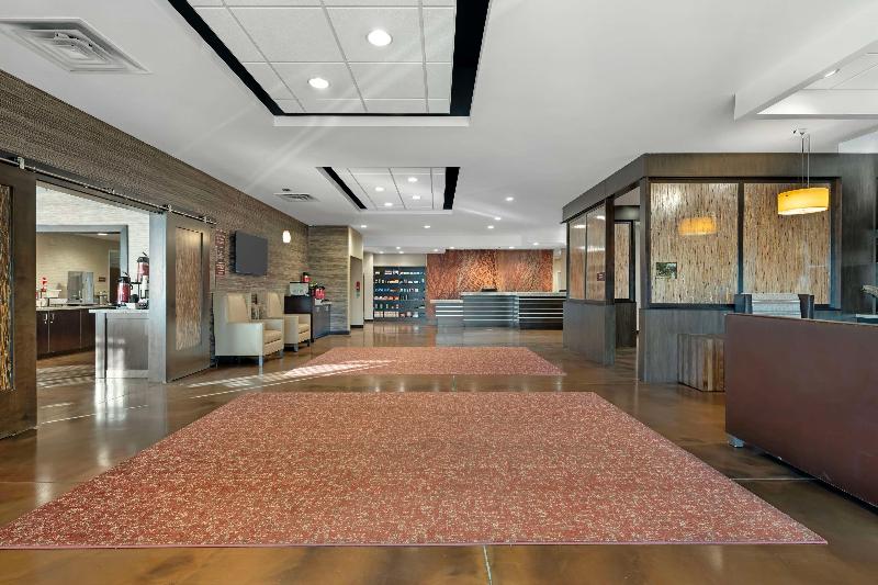 Best Western Plus Lakeview Hotel image