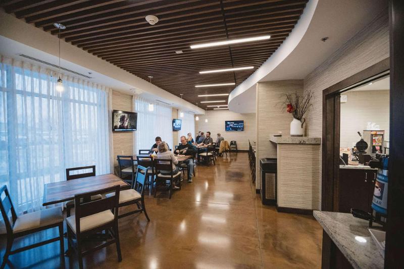 Best Western Plus Lakeview Hotel image