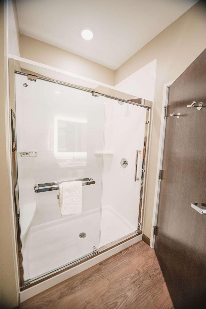Best Western Plus Lakeview Hotel image