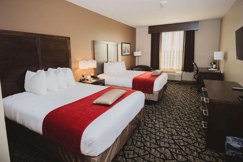 Best Western Plus Lakeview Hotel image