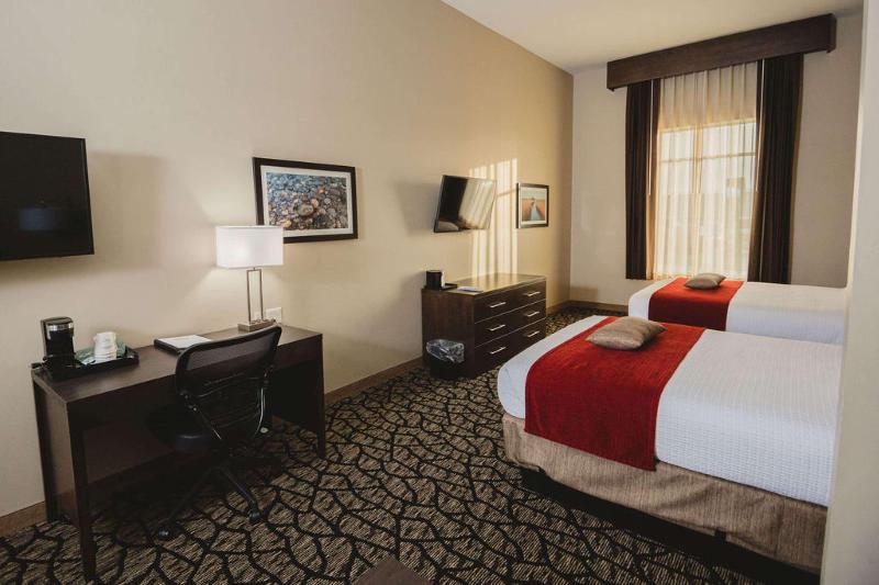 Best Western Plus Lakeview Hotel image