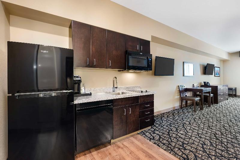 Best Western Plus Lakeview Hotel image
