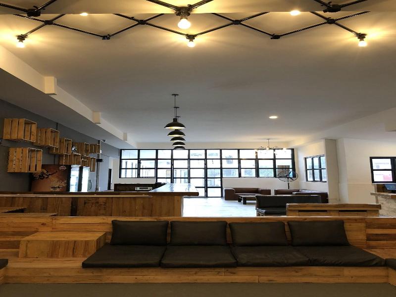 Yakety Yak Hostel image
