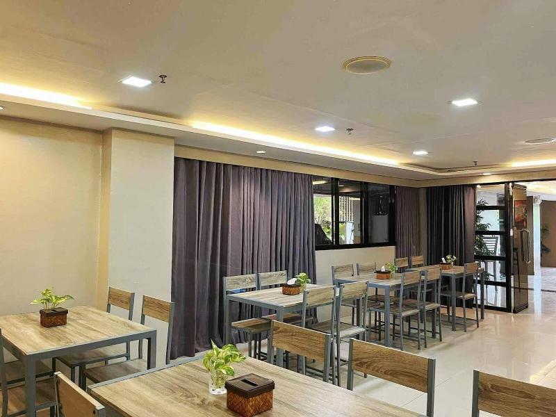 Travelbee Business Inn image