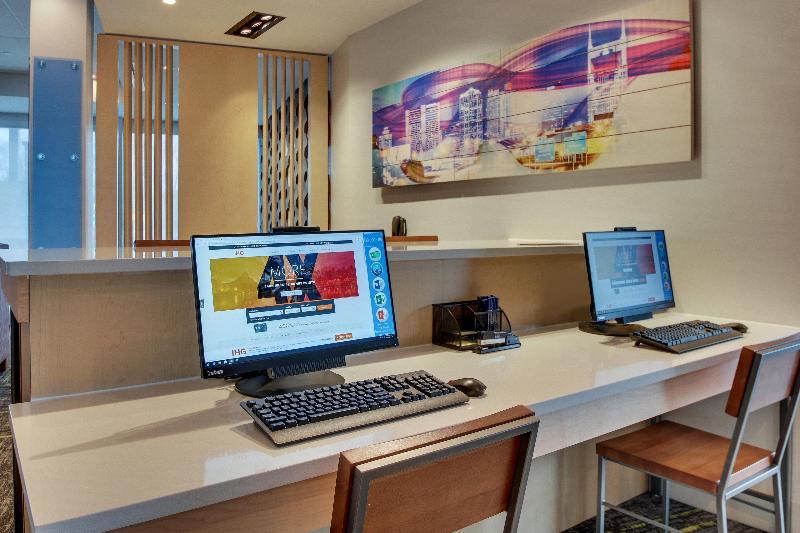 Holiday Inn Express & Suites Nashville Metrocenter