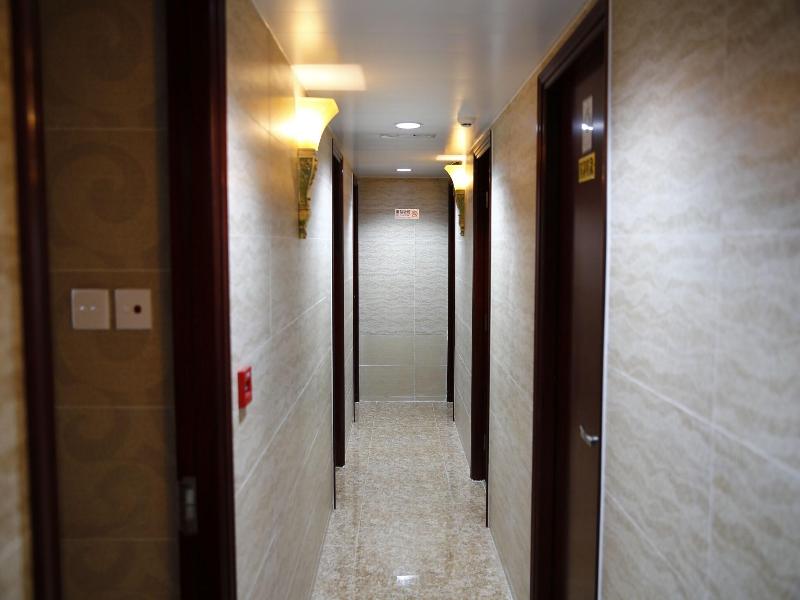 Sandhu Hotel image