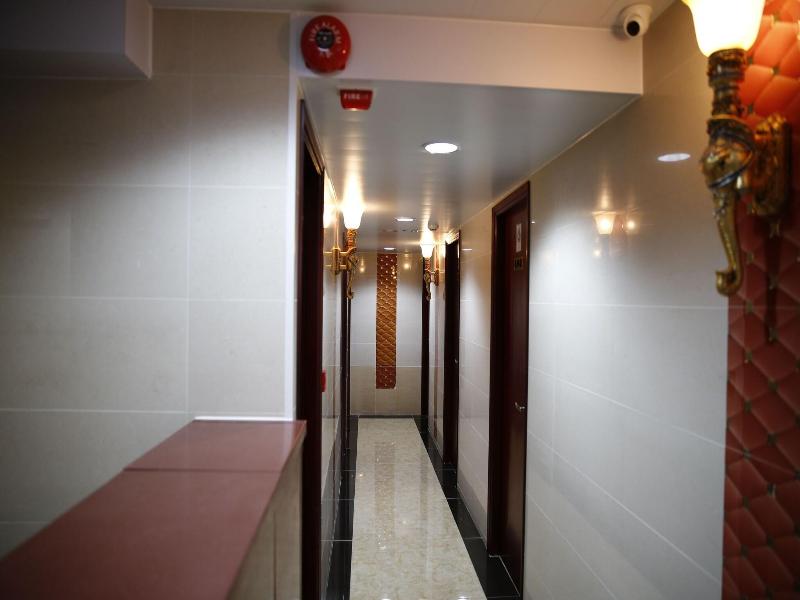 Sandhu Hotel image