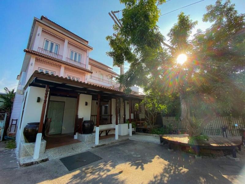 Thanicha Resort image
