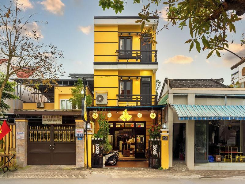 Golden Bell Homestay image