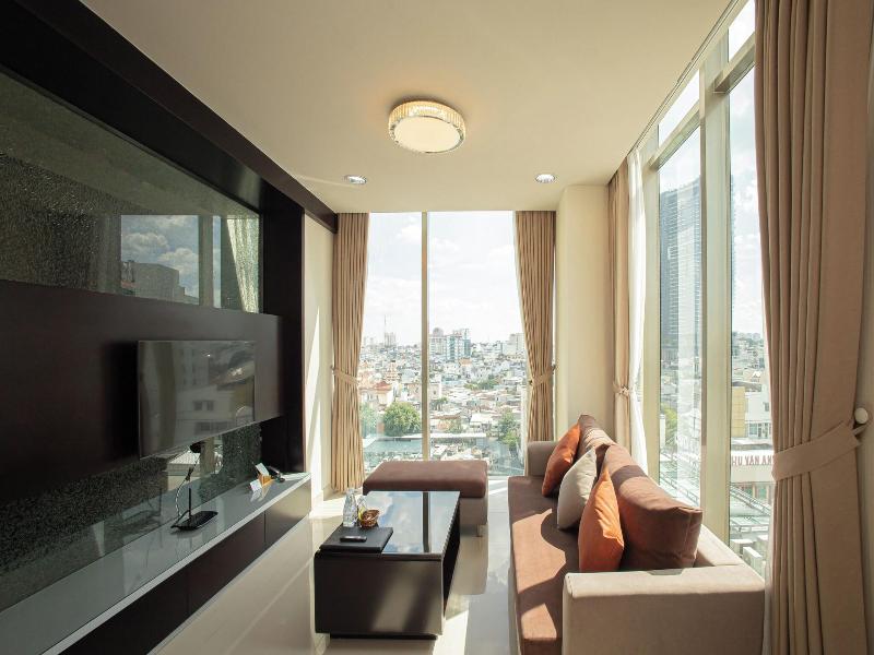 Mayfair Suites Wmc Tower image