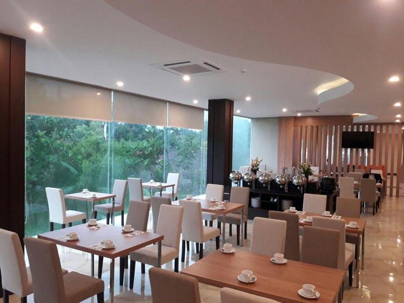 Front One Hotel Airport Solo image