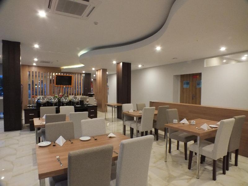 Front One Hotel Airport Solo image