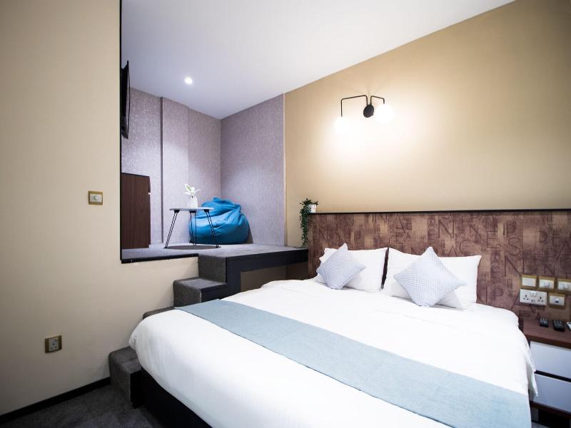Harbour Ville Hotel Hamilton image