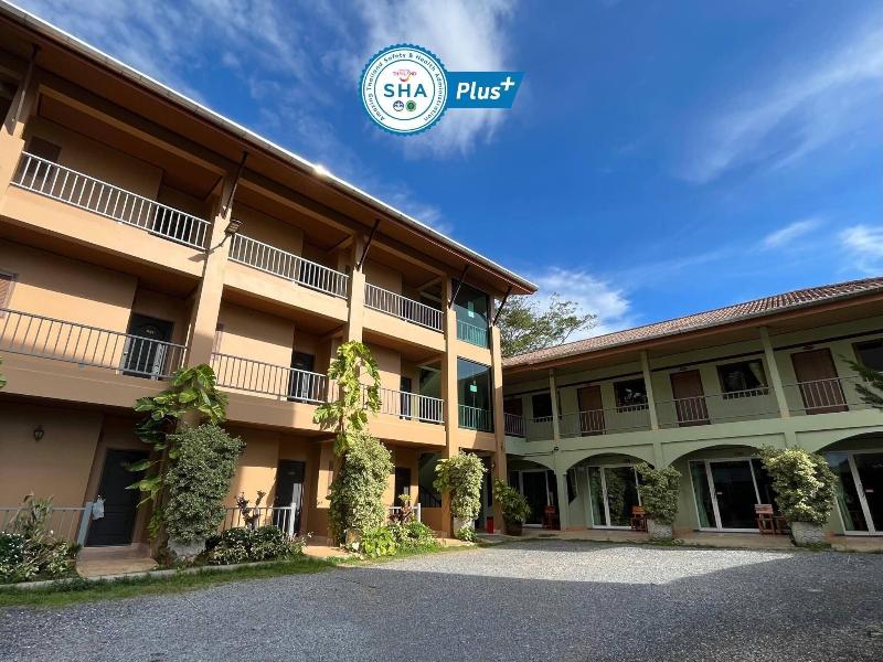 Srichada Hotel image