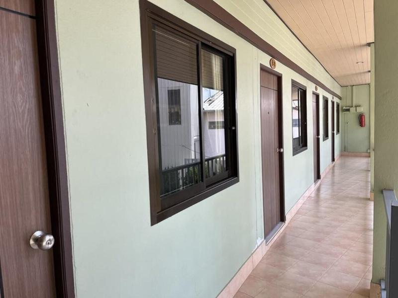Srichada Hotel image