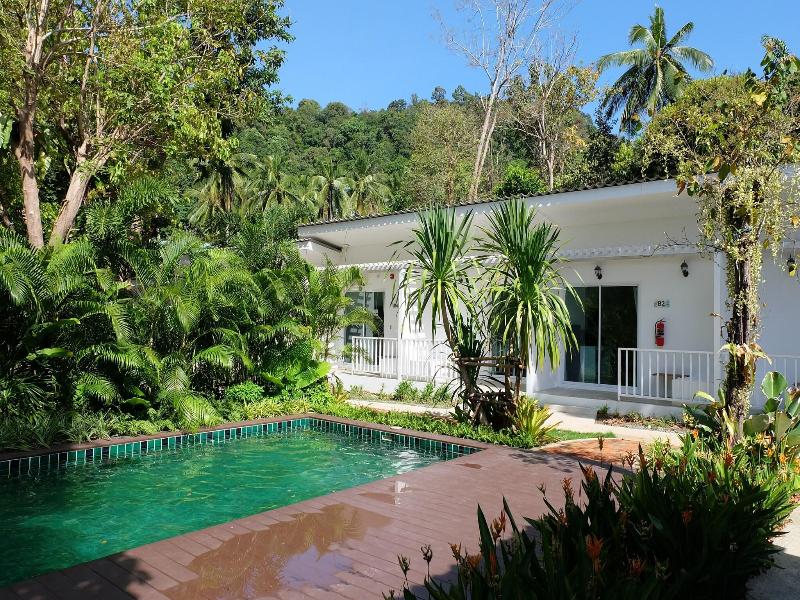 Whalecome Aonang Resort image