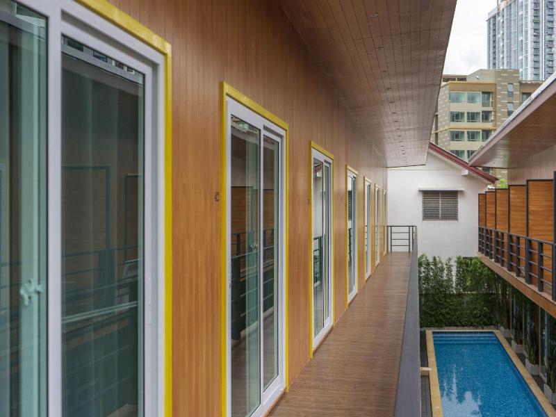 Resort V Mrt Huai Khwang image