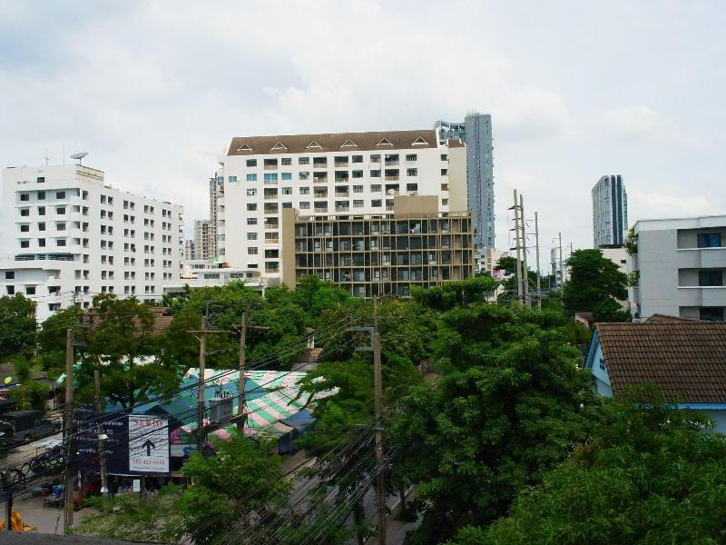 VX The Fifty Hostel image