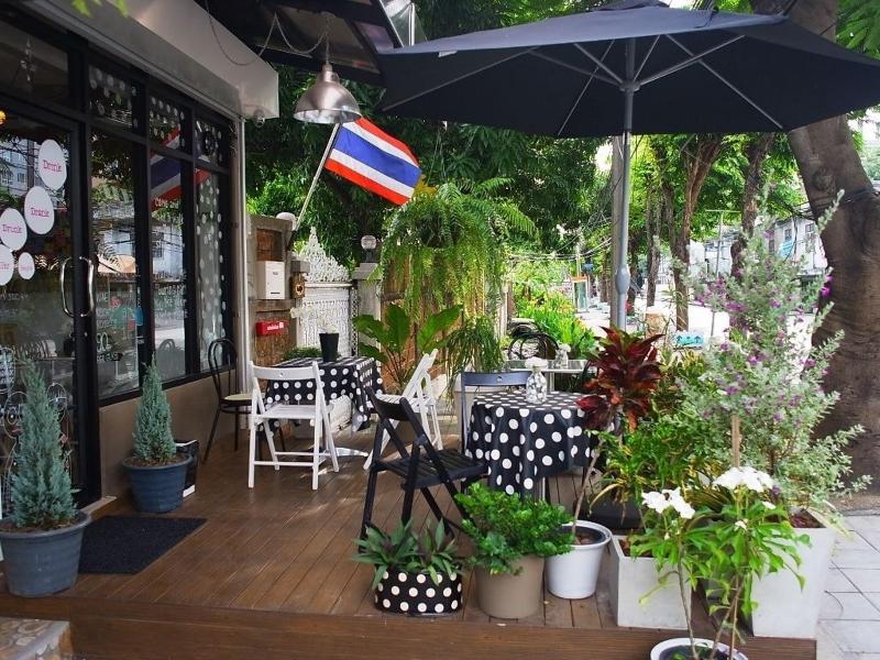 VX The Fifty Hostel image