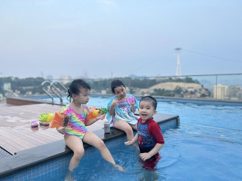 The Light Hotel Halong image