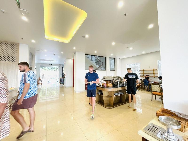 The Light Hotel Halong image