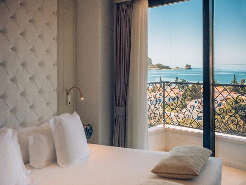 Iberostar Waves Slavija image