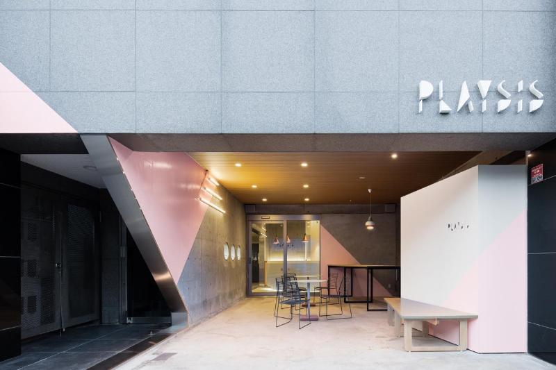 PLAYSIS EAST TOKYO