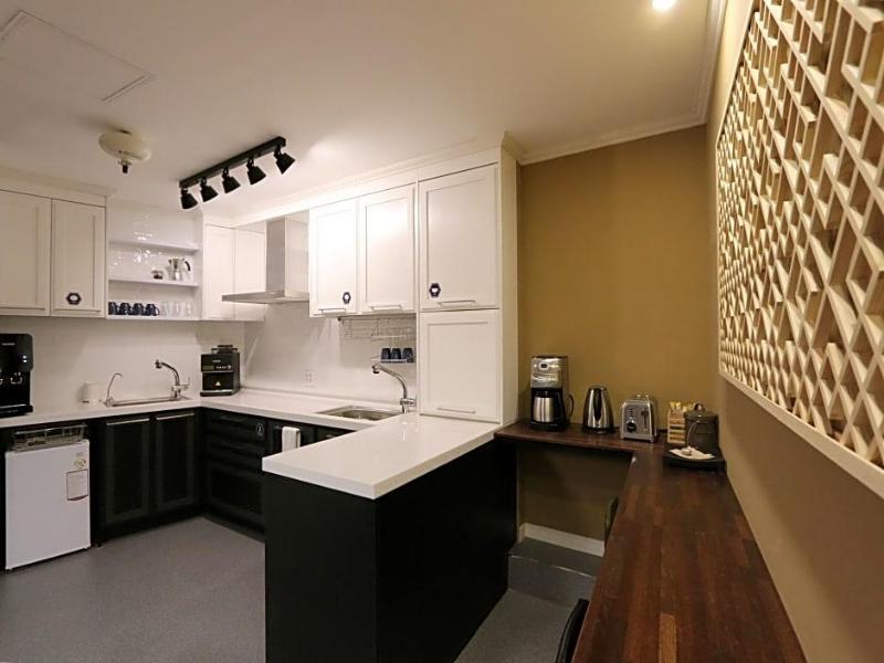 Blueboat Hostel Gyeongju image