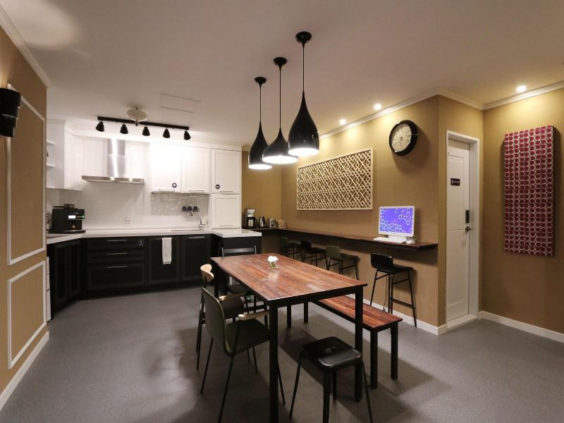 Blueboat Hostel Gyeongju image
