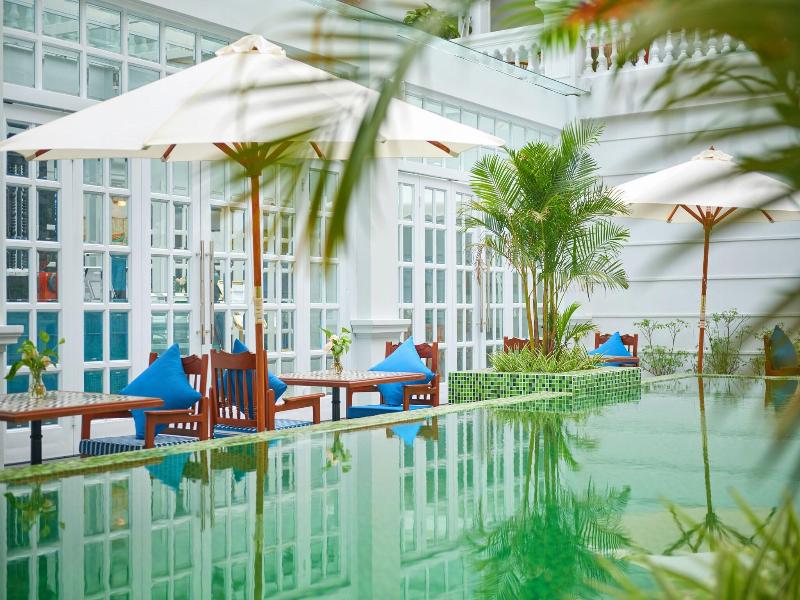 Manoir Des Arts Hotel