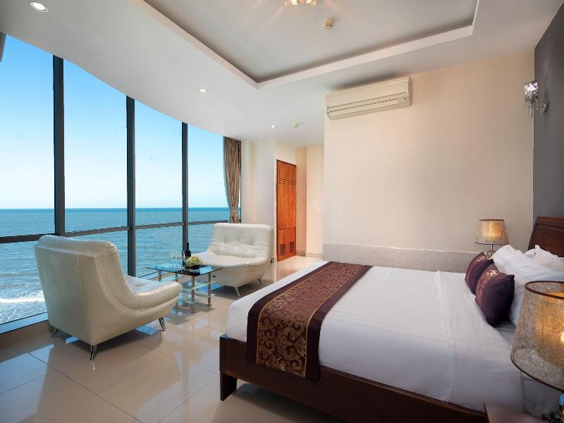 Corvin Hotel image