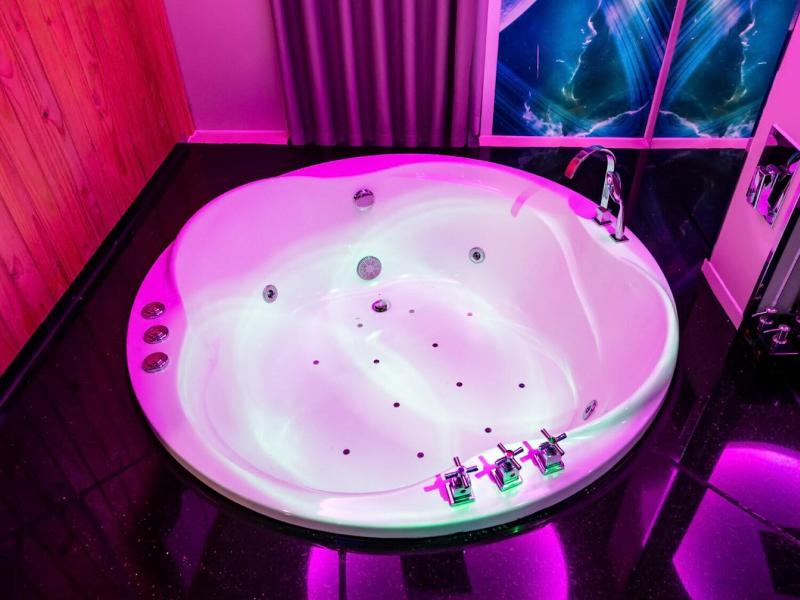 Cupid Hotel image