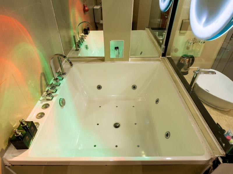 Cupid Hotel image