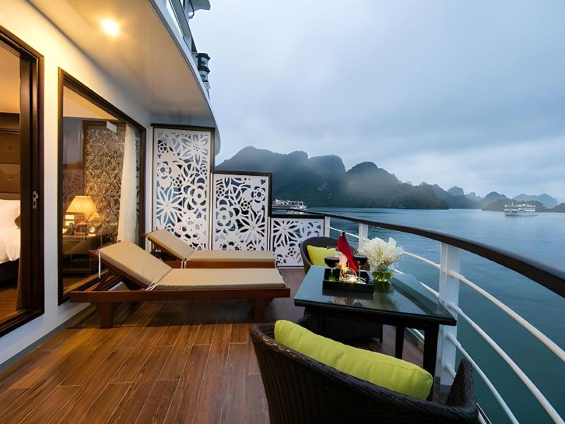 Mon Cheri Cruises image