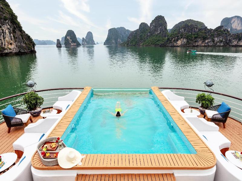 Mon Cheri Cruises image