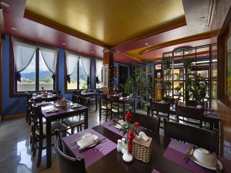 Saparis Hotel
