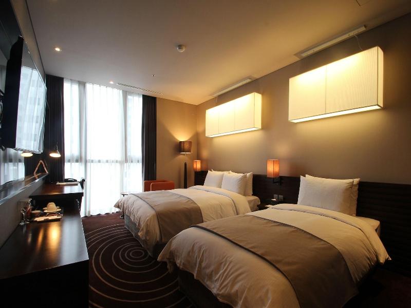 Best Louis Hamilton Hotel image