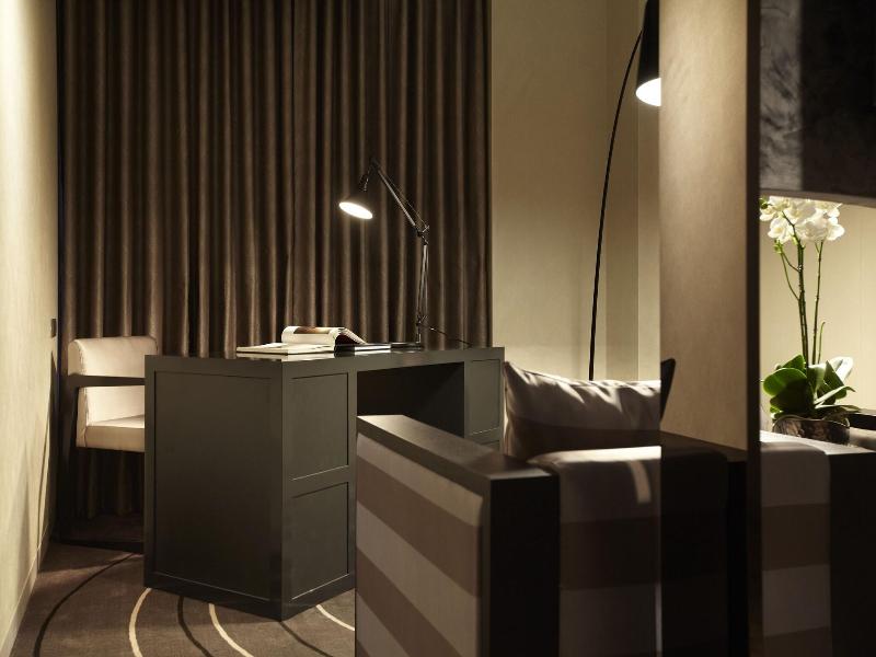 Best Louis Hamilton Hotel image
