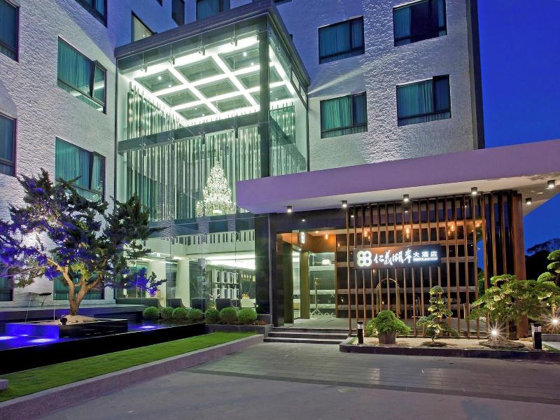 Renyi Lake Hotel image