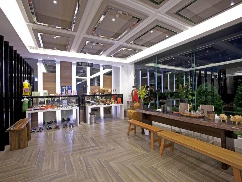 Renyi Lake Hotel image