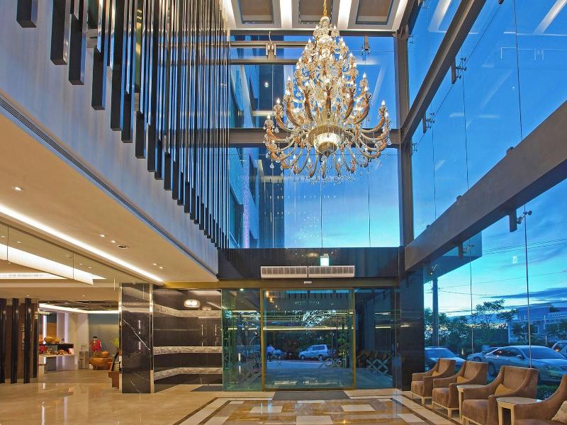 Renyi Lake Hotel image