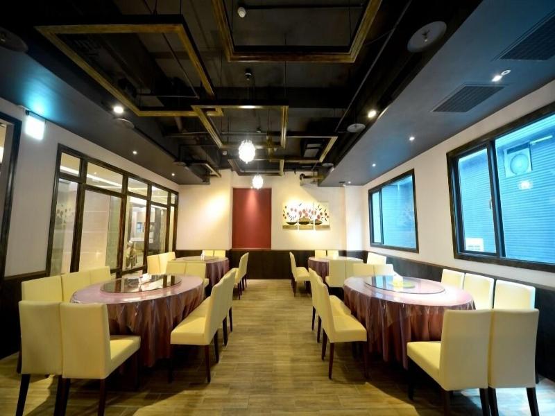 Renyi Lake Hotel image